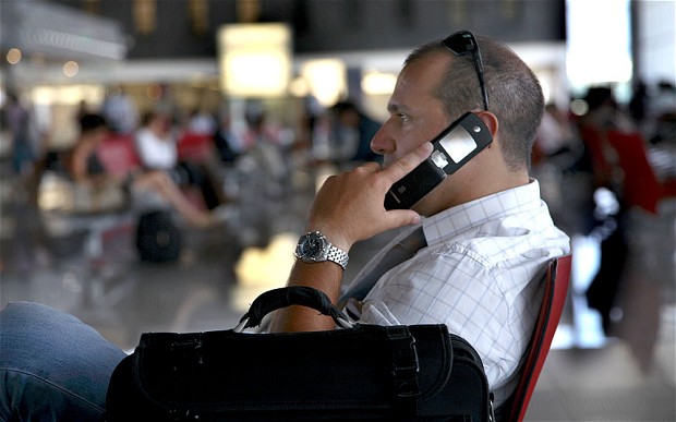 Полиция Великобритании может конфисковать телефоны и личные данные путешественников на границе без указания причины
