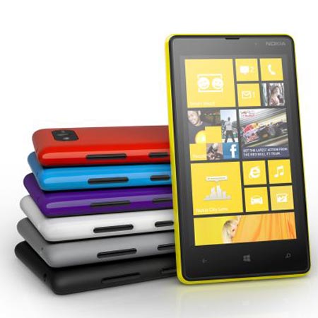 Представлен смартфон Nokia Lumia 820 с ОС Windows Phone 8