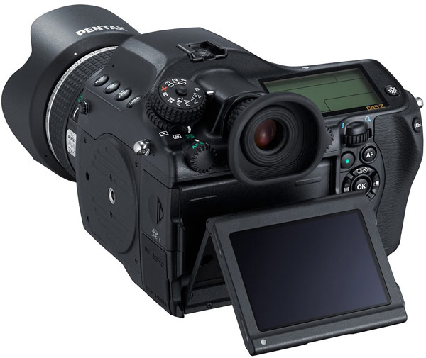 Продажи камеры среднего формата Pentax 645z должны начаться в июне по цене $8499