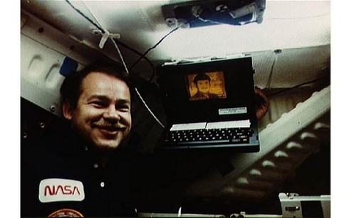 Реклама портативных компьютеров 1980 х и 1990 х годов image