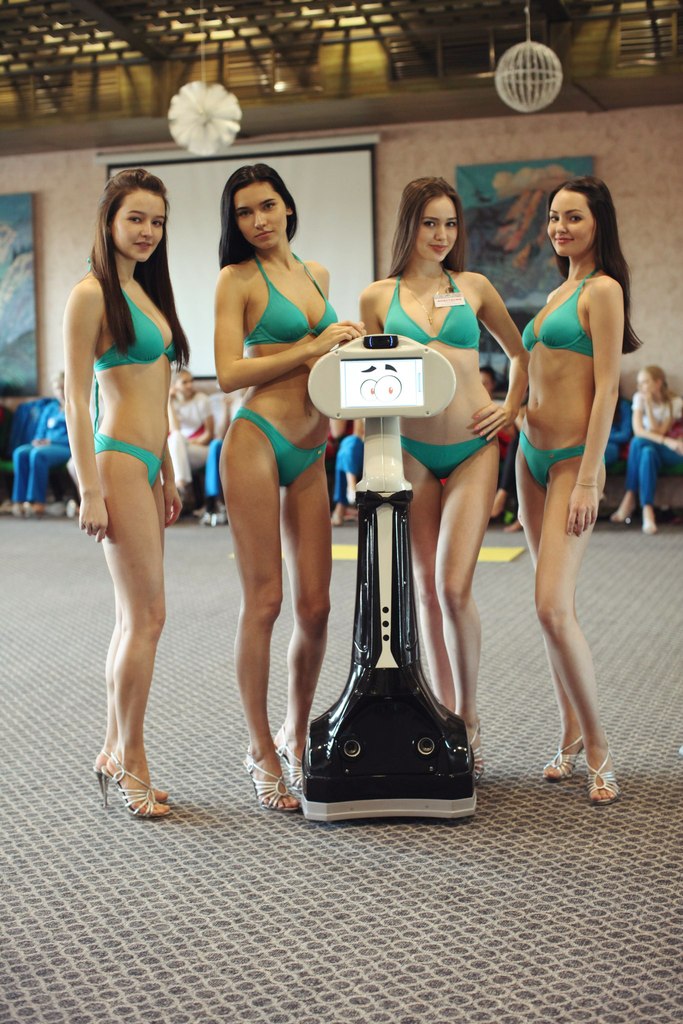 Робот Счастливчик на конкурсе «Мисс Россия 2014»