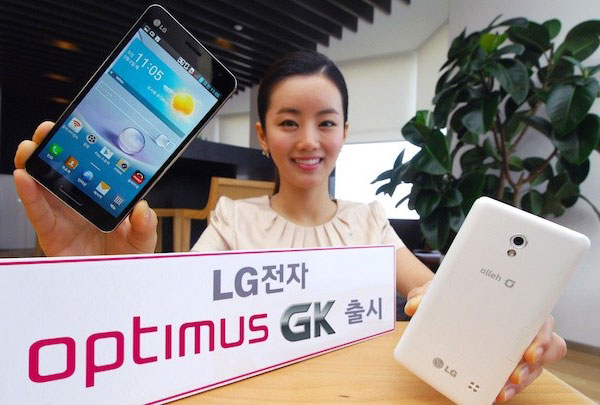 Смартфон LG Optimus GK оснащен пятидюймовым экраном