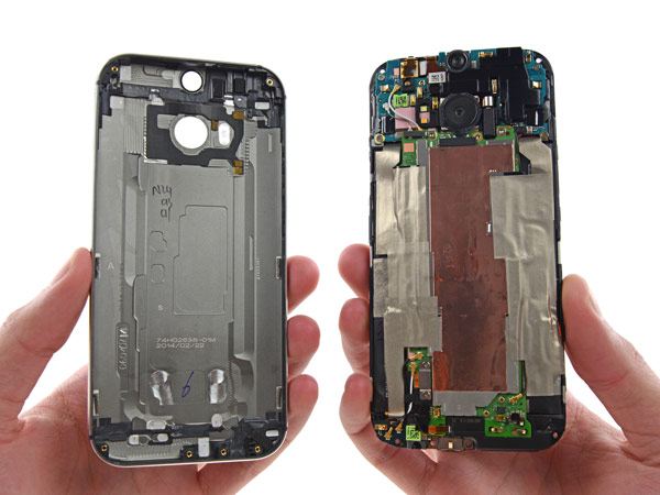 К минусам HTC One (M8) отнесена сложность разборки