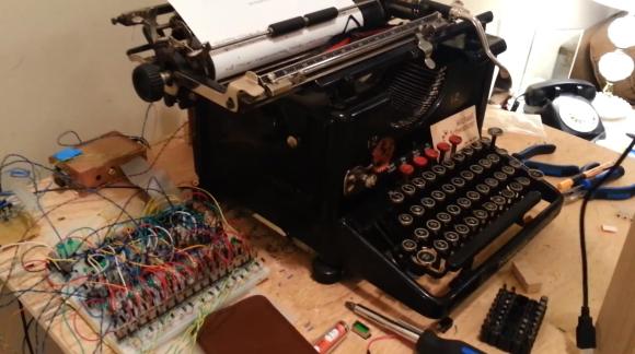 Старая печатная машинка c Arduino и Raspberry Pi в роли принтера