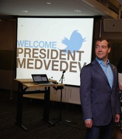 Статистика по аккаунтам Медведева(Twi, VK, FB)