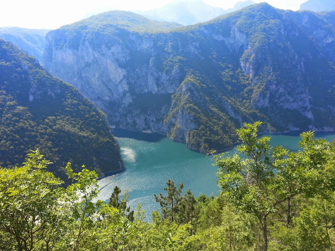 Удаленная работа с видом на море и горы: личный опыт в Черногории