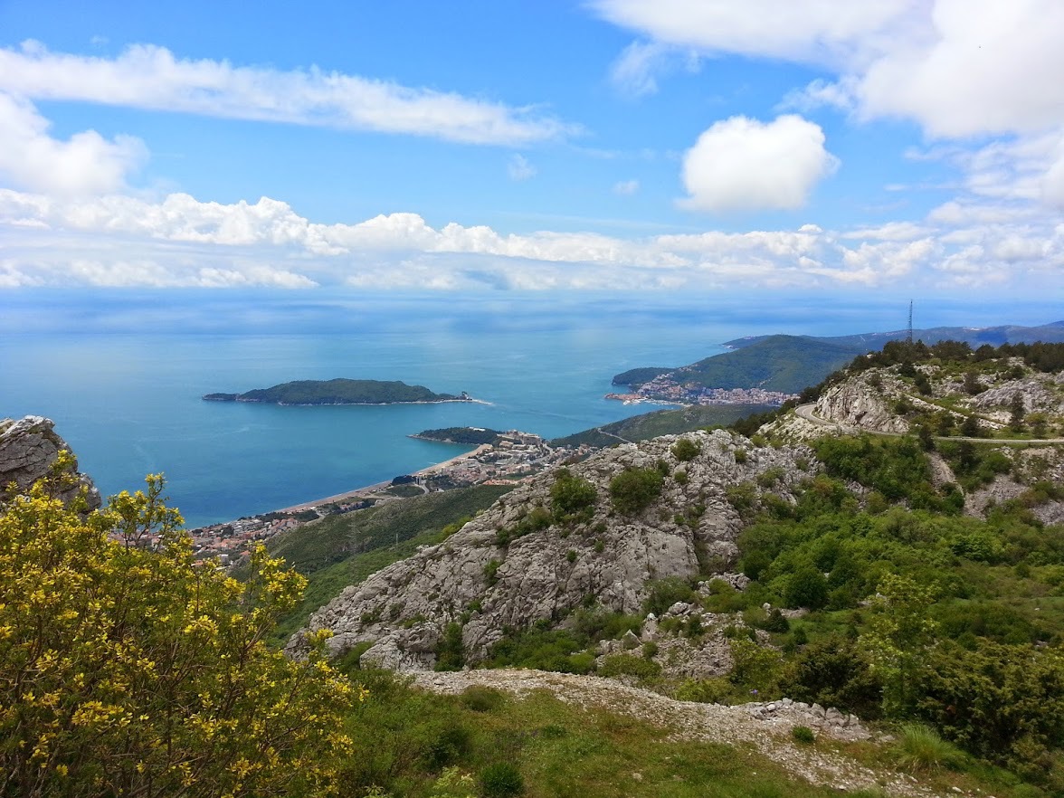 Удаленная работа с видом на море и горы: личный опыт в Черногории