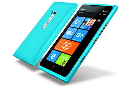 В Nokia Lumia 900 обнаружен баг, теперь смартфоны раздают бесплатно