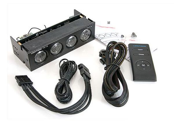 Дисплей Lamptron FC10 может показывать температуру, напряжение или скорость вращения