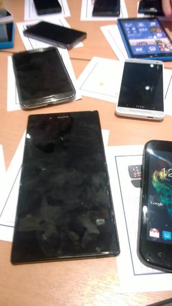 В Сети появилось фото, на котором изображены сразу три неанонсированных мобильных устройства: Sony Togari, HTC M4 и Nokia Lumia 1030