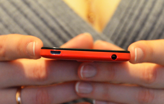 [Женский взгляд] Обзор Highscreen Omega Prime Mini: смартфон с пятью разноцветными панелями в комплекте