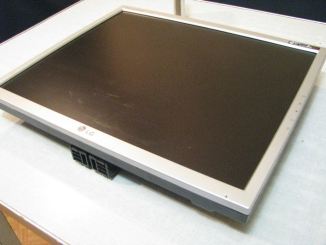 17" TFT: с помойки на стол image