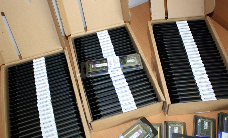 1760Гб памяти DDR III. Готовимся к сентябрю 1760Гб памяти DDR III. Готовимся к сентябрю