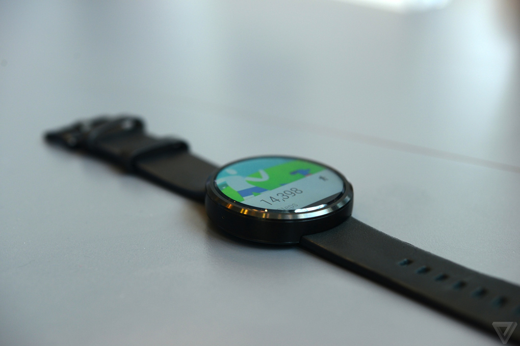 Moto 360: умные и красивые часы от Motorola