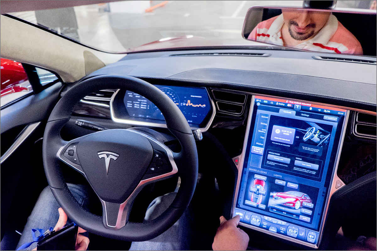 Tesla Model S: близкое знакомство