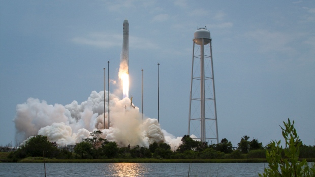 Частный космический грузовик «Cygnus» успешно стартовал к МКС Частный космический грузовик «Cygnus» успешно стартовал к МКС