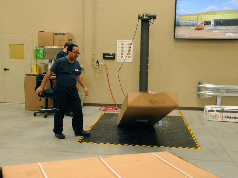 FedEx: часть 2. Роняем посылки за деньги: лаборатория упаковки FedEx FedEx: часть 2. Роняем посылки за деньги: лаборатория упаковки FedEx