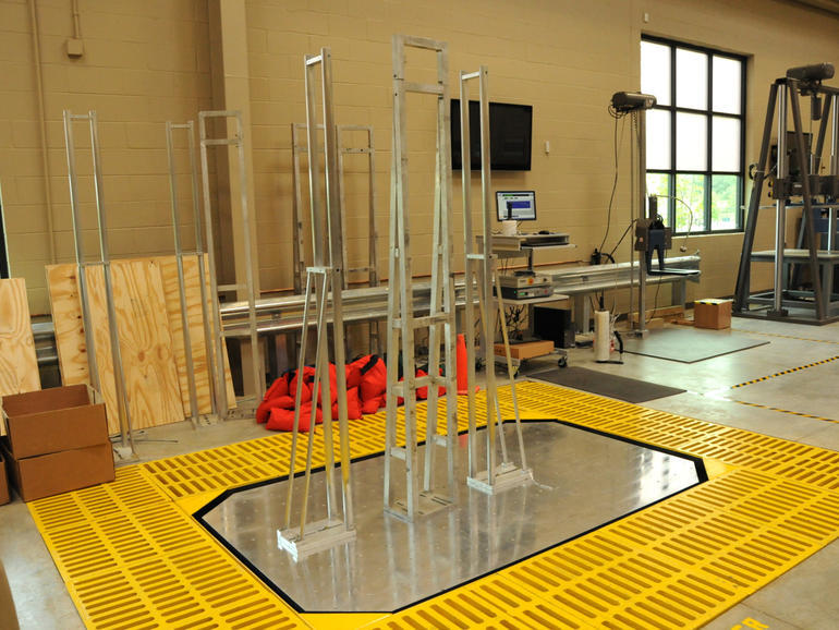 FedEx: часть 2. Роняем посылки за деньги: лаборатория упаковки FedEx FedEx: часть 2. Роняем посылки за деньги: лаборатория упаковки FedEx