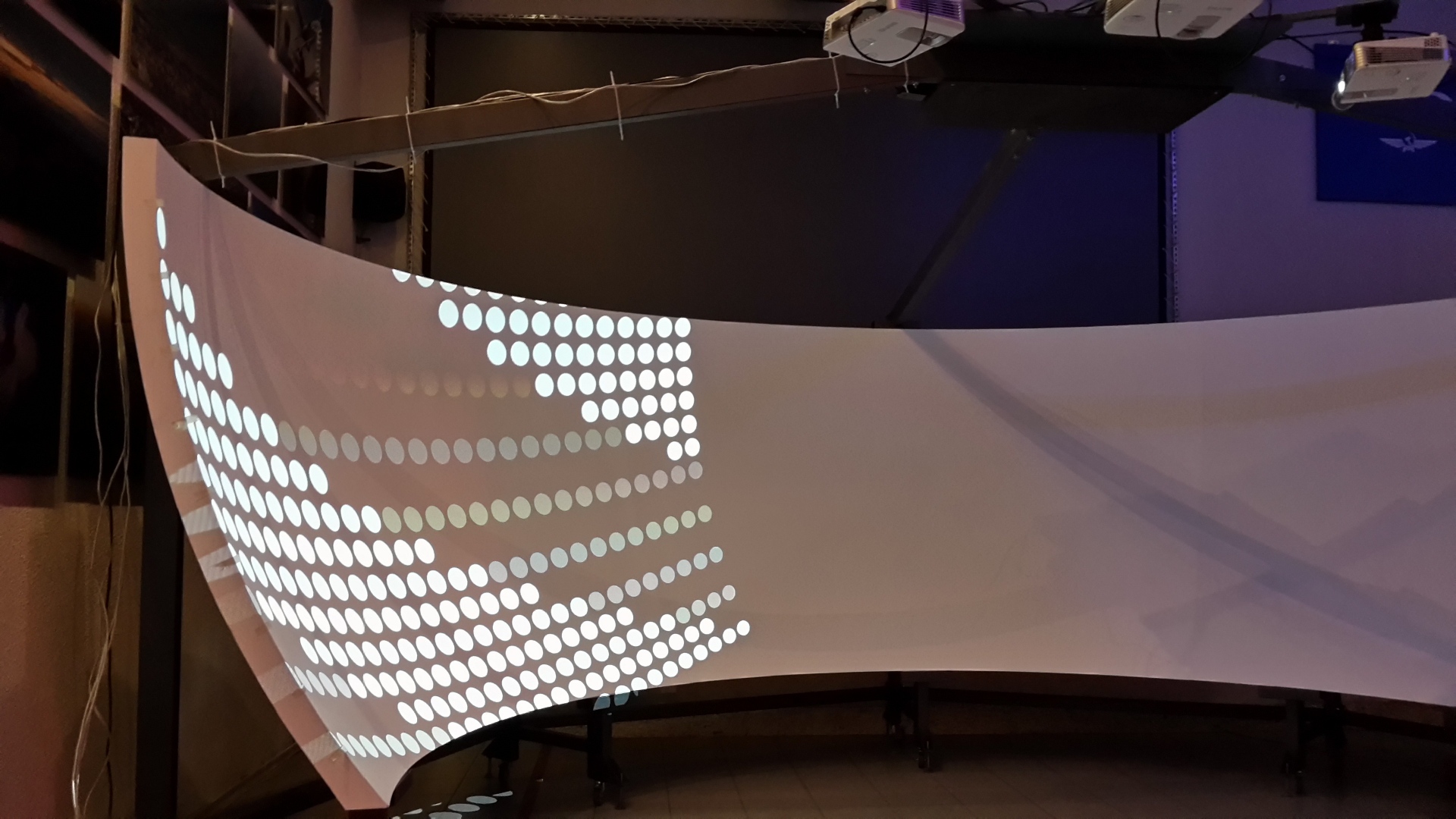 Как мы строим авиатренажер: проекционный экран Как мы строим авиатренажер: проекционный экран