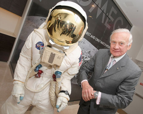 Космическая одиссея 1969. Интервью Нила Армстронга и Базза Олдрина image