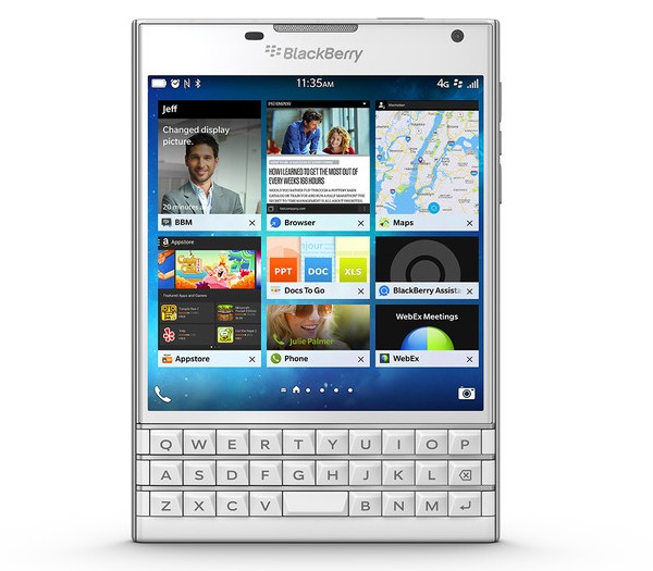 BlackBerry Passport белый