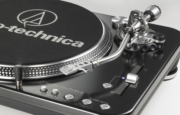 История компании Audio Technica image