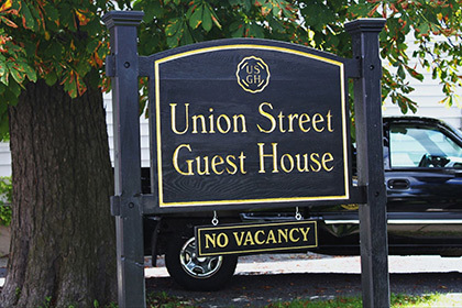 Два примера коммерческой цензуры: за негативные отзывы отель штрафует посетителей, а ресторан выигрывает в суде Два примера коммерческой цензуры: за негативные отзывы отель штрафует посетителей, а ресторан выигрывает в суде