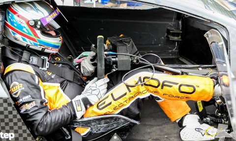 Электрокар SunSwift eVe проехал 500 километров за 4 часа 40 минут Электрокар SunSwift eVe проехал 500 километров за 4 часа 40 минут