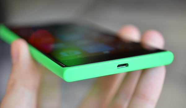 Nokia Lumia 730/735