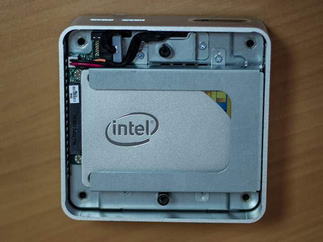 Intel NUC не только для Windows. Учим Нюшу верить во вселенские узы общности, связывающие всё человечество