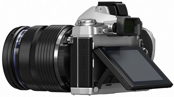 Продажи серебристого варианта OM-D E-M1 начинаются в этом месяце