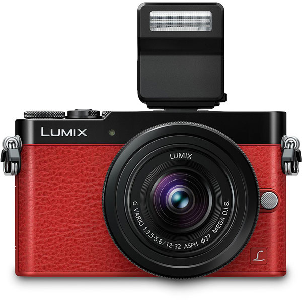 Камера Panasonic Lumix DMC-GM5 системы Micro Four Thirds оснащена встроенным электронным видоискателем и горячим башмаком