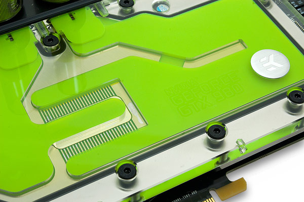 EK Water Blocks применила в водоблоке для 3D-карты Nvidia GeForce GTX 980 схему с разделением потока охлаждающей жидкости