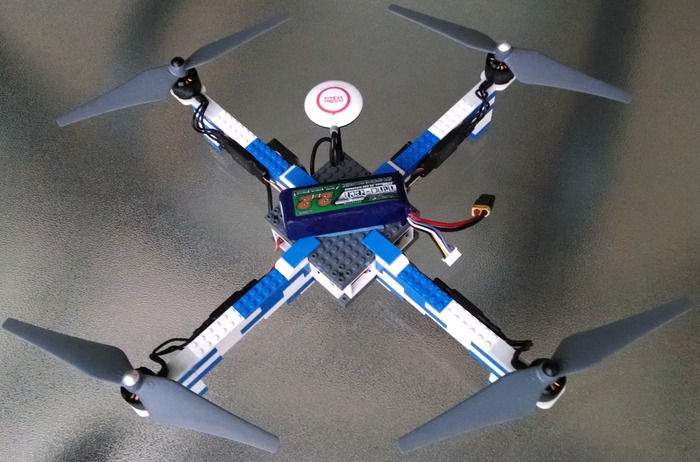 Brick Drone — квадрокоптер из конструктора LEGO