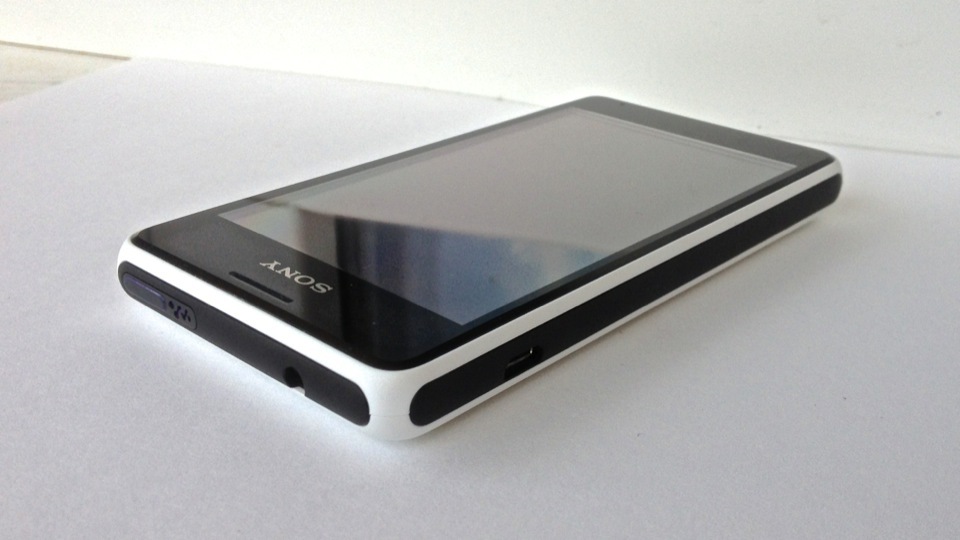 Обзор Xperia E1