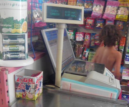Путевые заметки инженера внедрения: испанские страсти по кассам дисплей покупателя