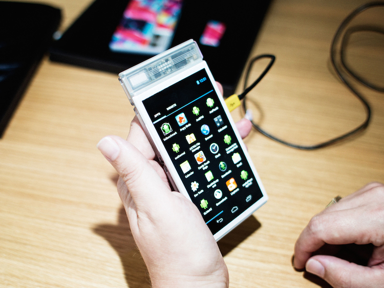 Модульный Google: один день с Project Ara Модульный Google: один день с Project Ara