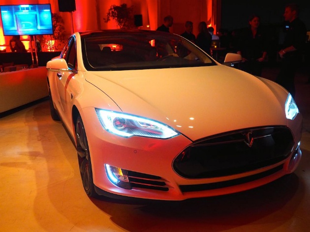 Электромобиль Tesla S получил высшую оценку при прохождении краш тестов в Европе