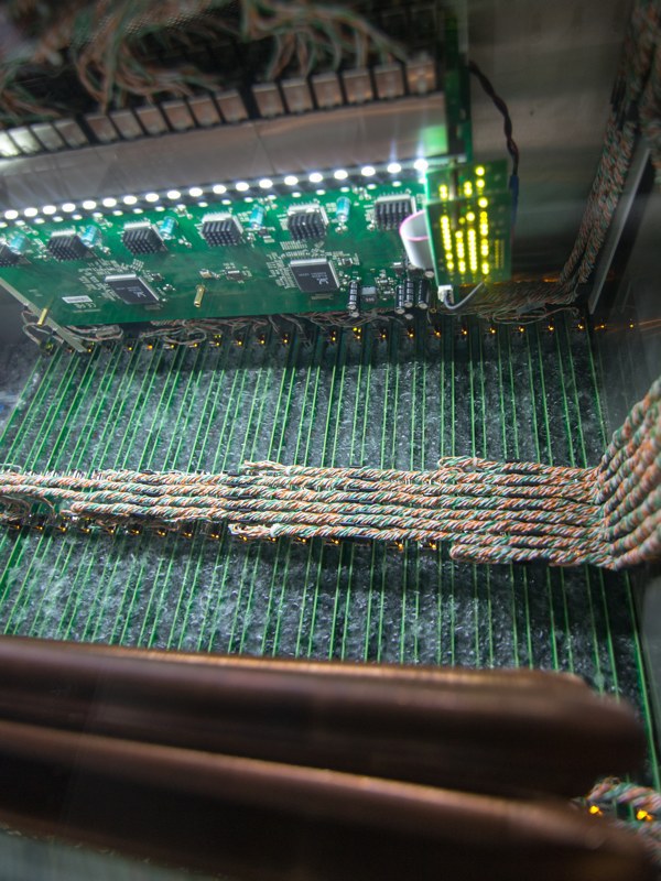 Охлаждение погружением, серверы «под водой»: Immersion 2 для 3M™ Novec™ обеспечил волшебные результаты, применение на практике в Гонконге Охлаждение погружением, серверы «под водой»: Immersion 2 для 3M™ Novec™ обеспечил волшебные результаты, применение на практике в Гонконге