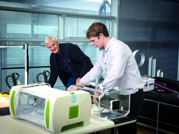 Надувной инкубатор для недоношенных детей image