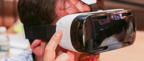 В декабре начнётся продажа шлемов виртуальной реальности Samsung Gear VR