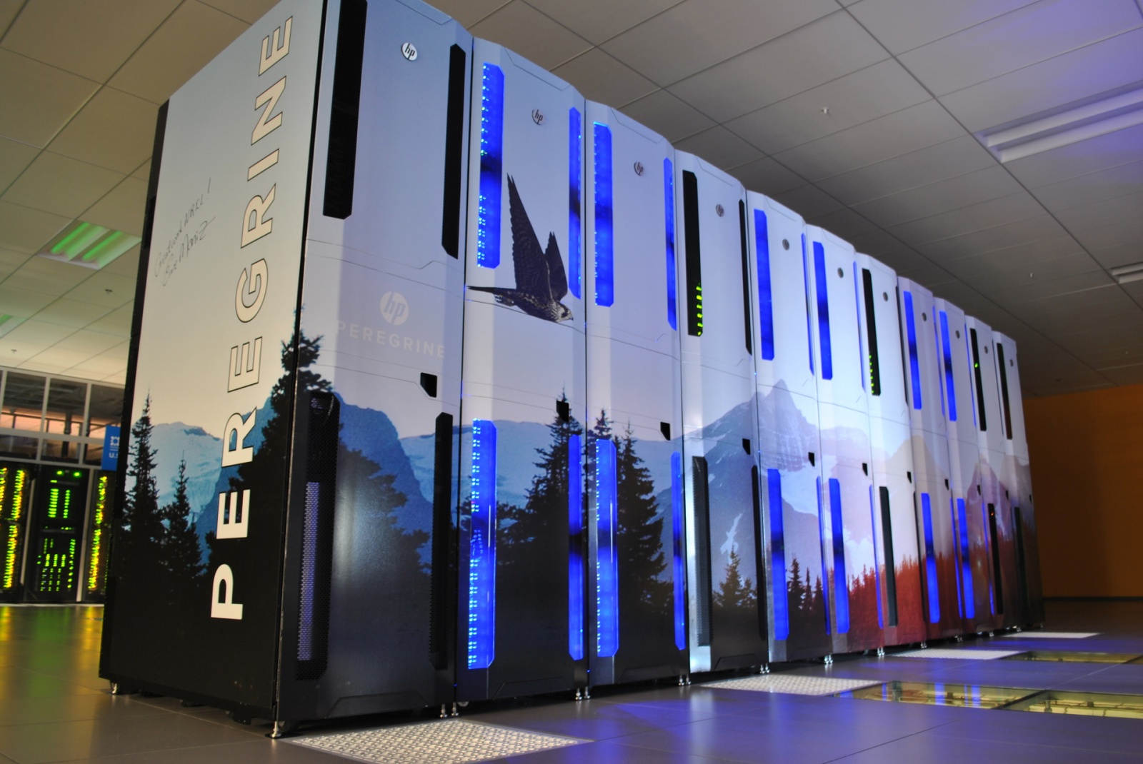 Суперкомпьютер с системой водяного охлаждения HP Apollo 8000 - 6