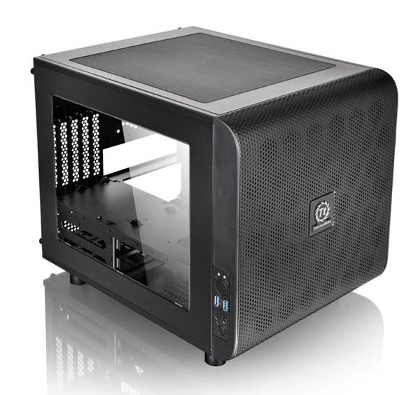 Производитель отмечает, что два корпуса Thermaltake Core V21 можно поставить друг на друга