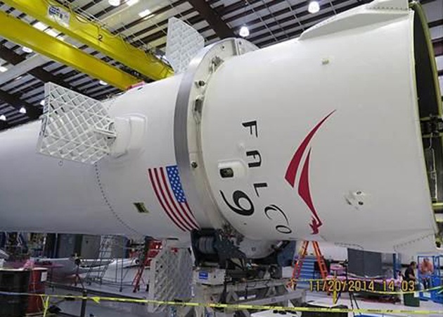SpaceX добавляет к многоразовым ракетным ступеням стабилизаторы и обеспечивает плавучие посадочные площадки для возвращающихся ракет - 1