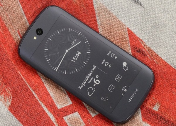 YotaPhone 2