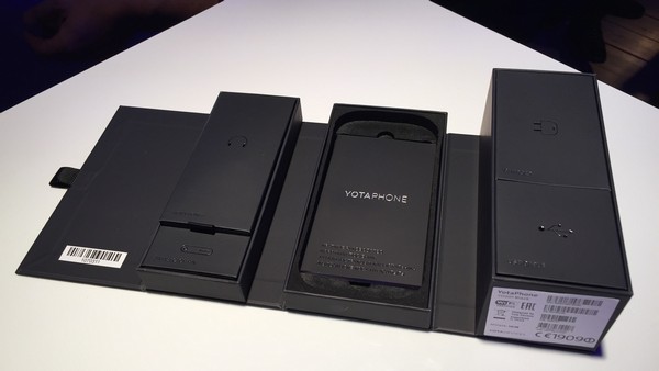 YotaPhone 2