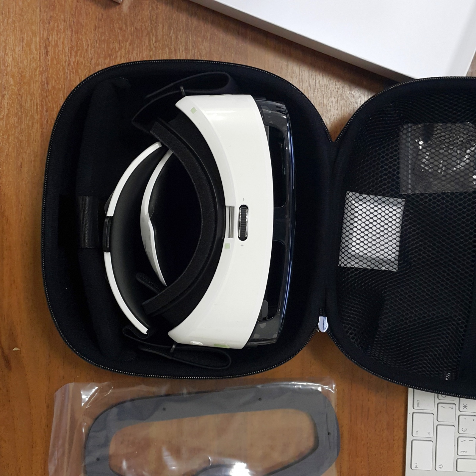 Unboxing GearVR - 3