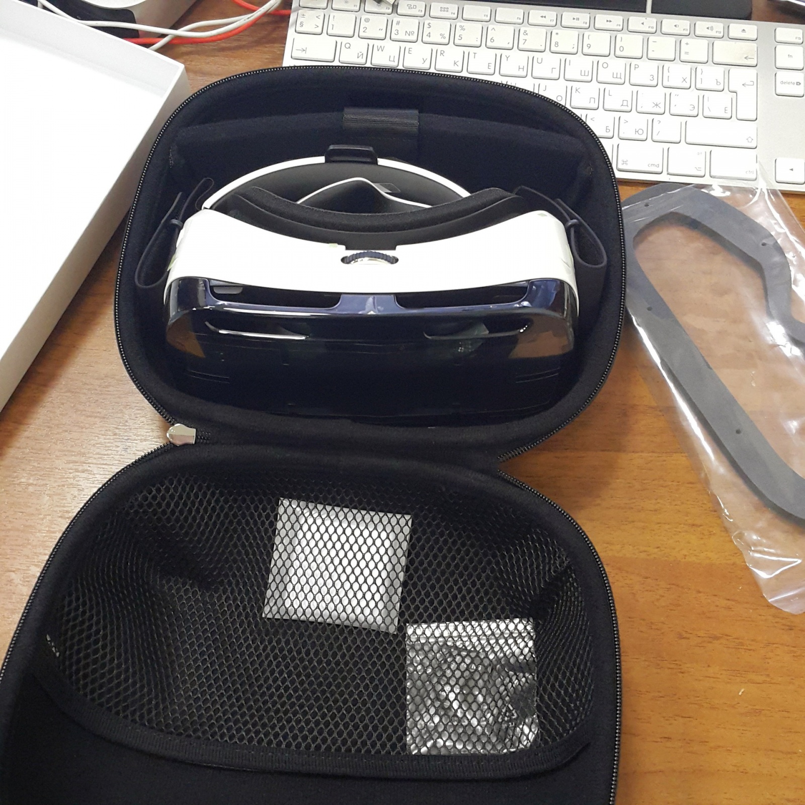 Unboxing GearVR - 4