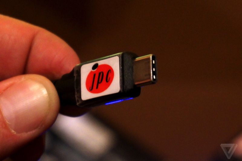 На CES показали универсальный кабель USB Type-C - 1