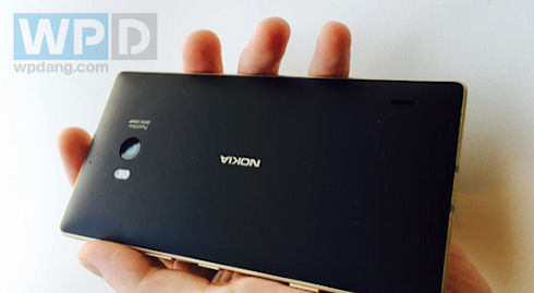 В Китае в продаже появится Lumia 930 с золотым логотипом Nokia